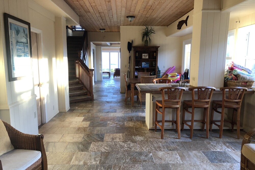 Photo of Bedroom in Waialua