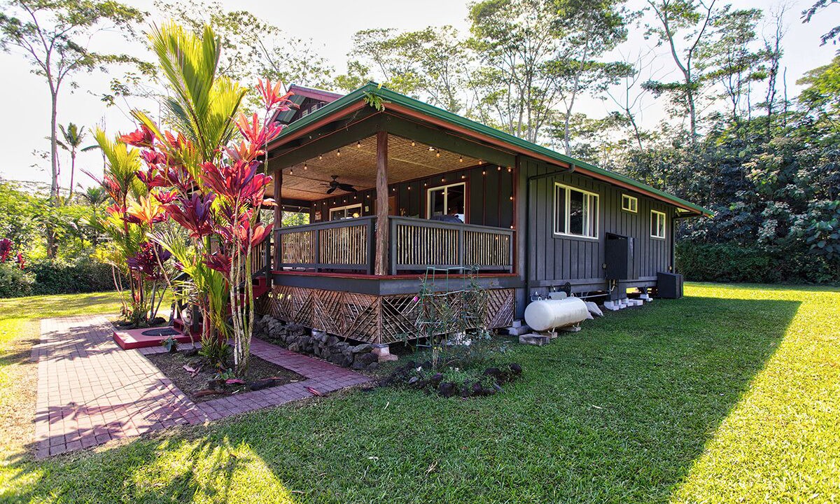 Photo of Buildings in Keaau