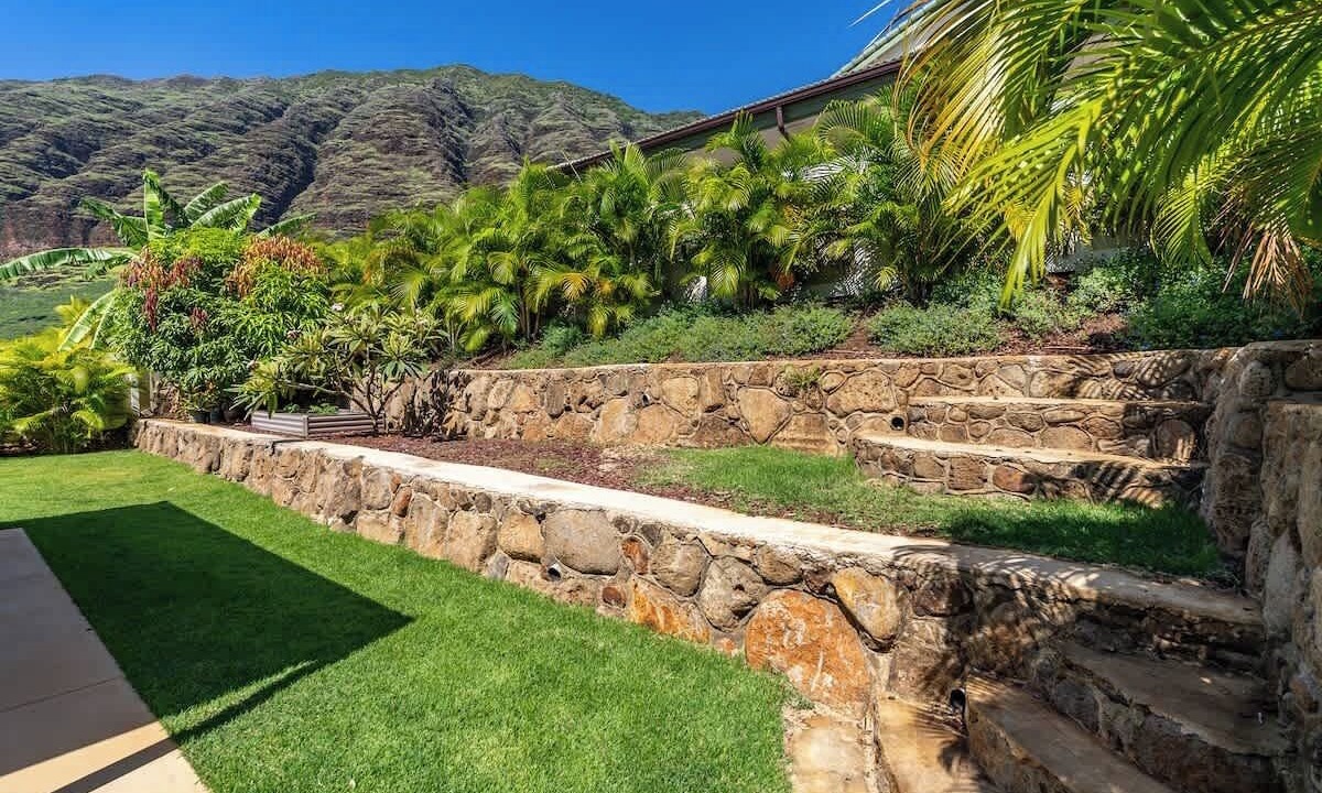 Photo of Outdoor in Makaha Valley