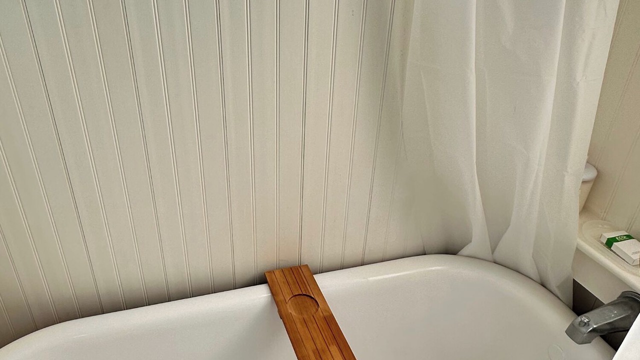 Photo of Bathroom in Hilo