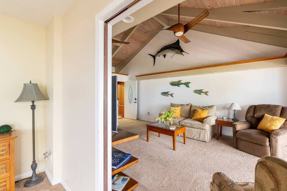 Photo of Bedroom in Kahaluu Bay