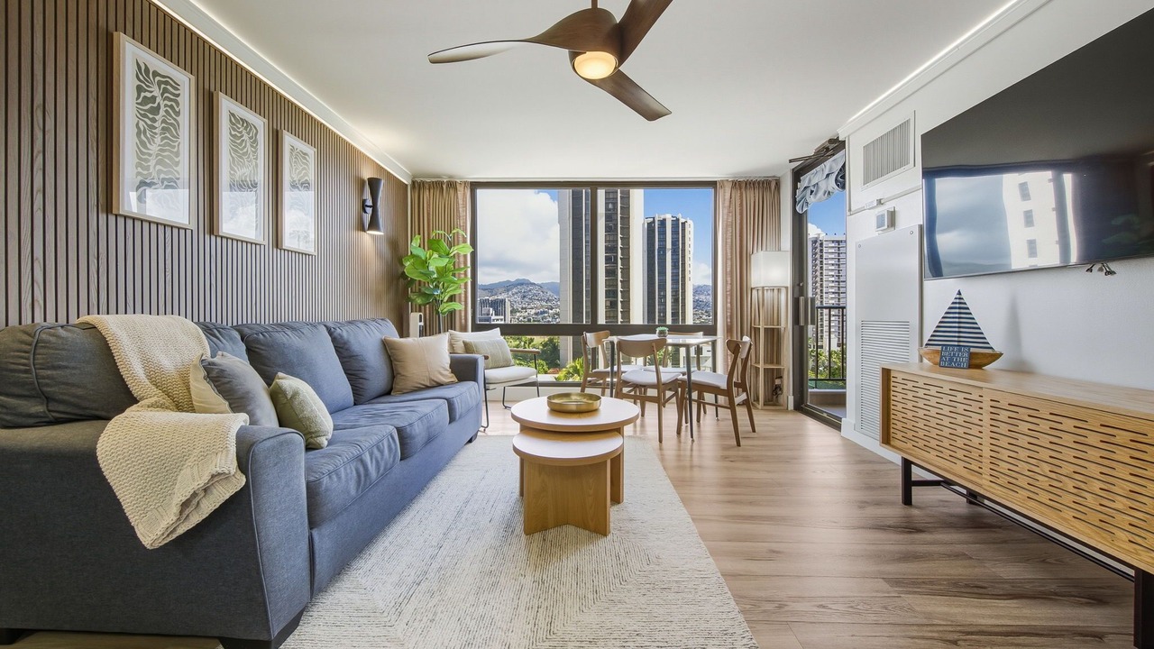Photo of Livingroom in Waikiki