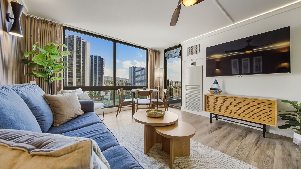 Photo of Livingroom in Waikiki
