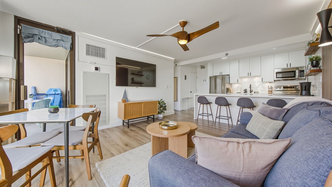 Photo of Livingroom in Waikiki