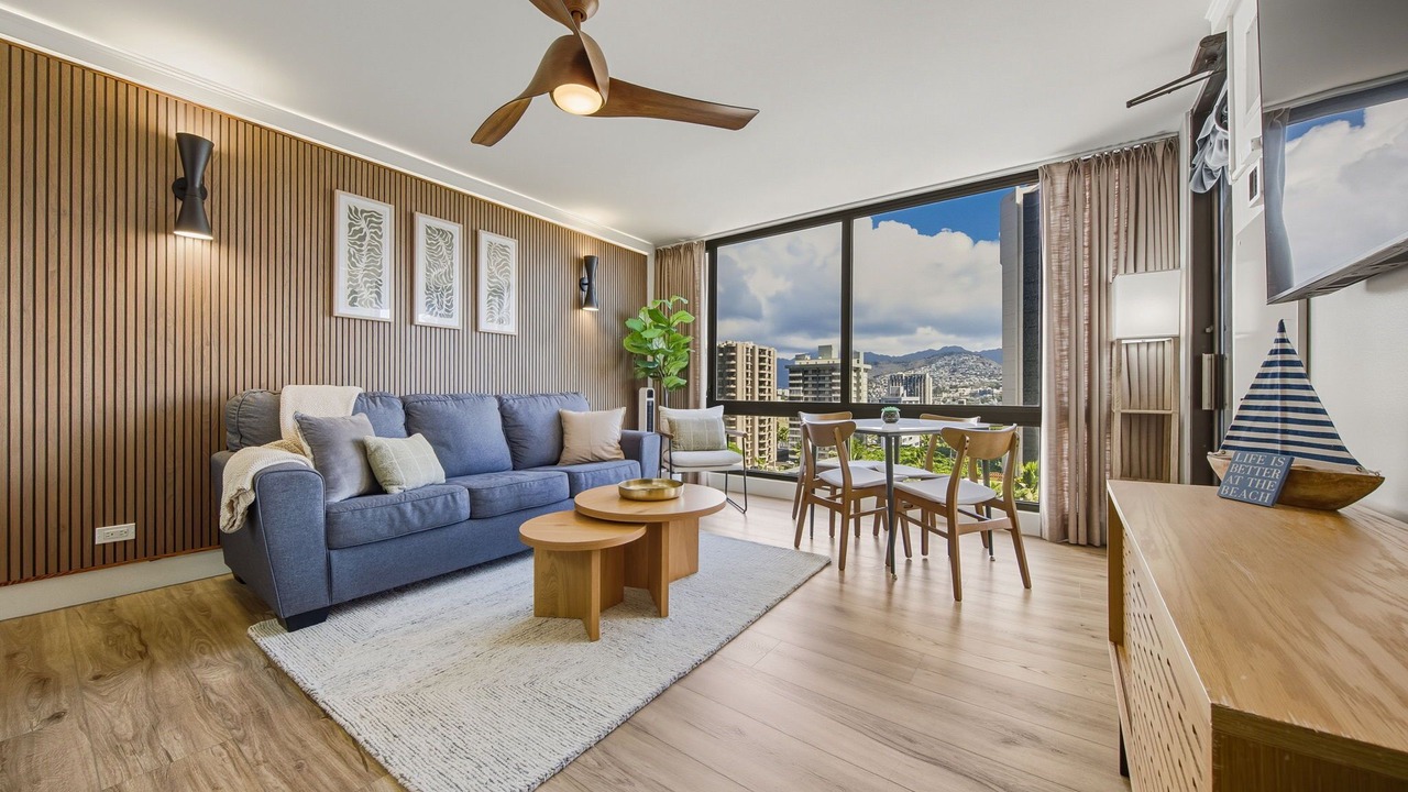 Photo of Livingroom in Waikiki