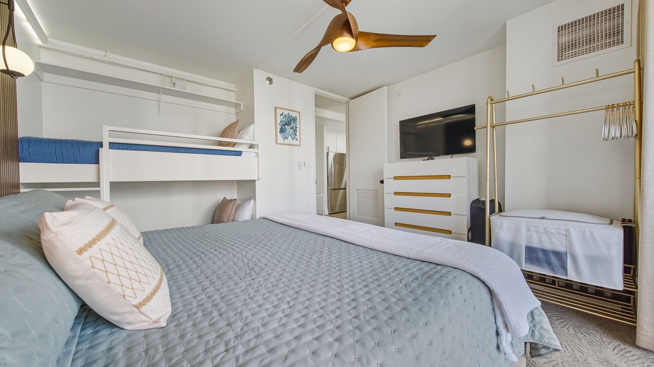Photo of Bedroom in Waikiki