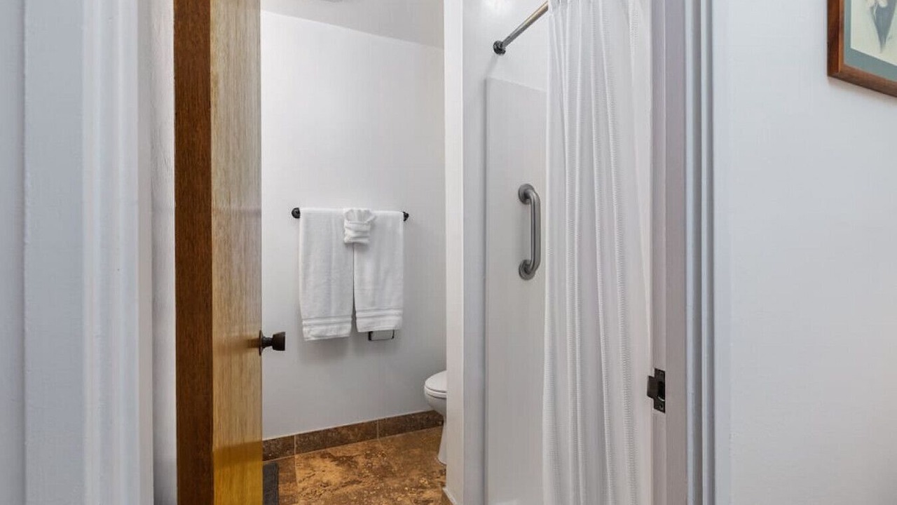 Photo of Bathroom in Kahuku