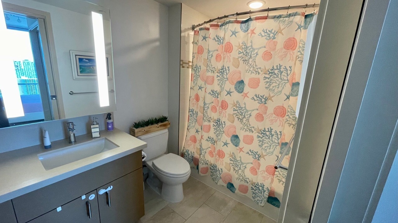 Photo of Bathroom in Kaka'ako