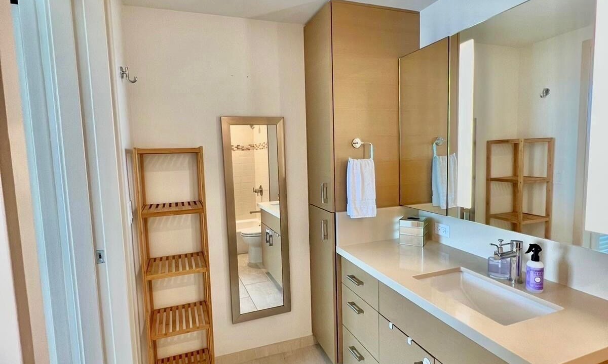 Photo of Bathroom in Kaka'ako