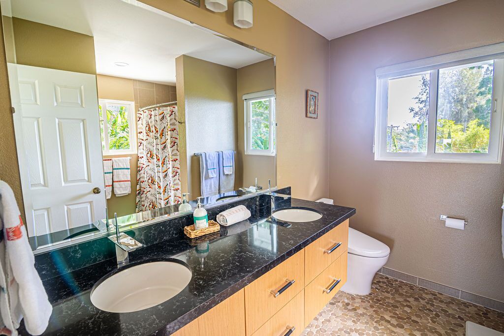 Photo of Bathroom in Laupahoehoe