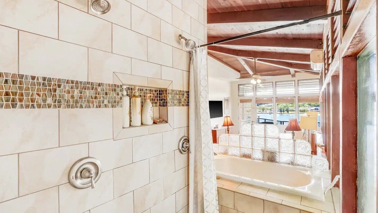 Photo of Bathroom in Lihue