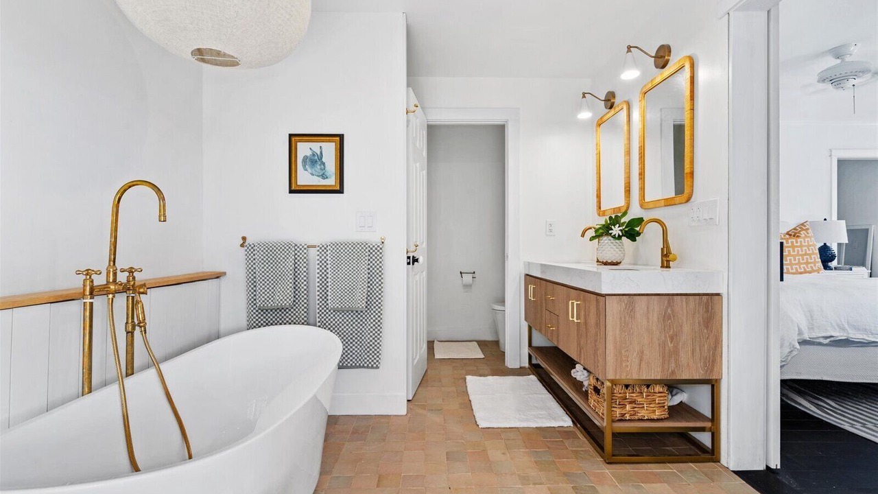 Photo of Bathroom in Manoa