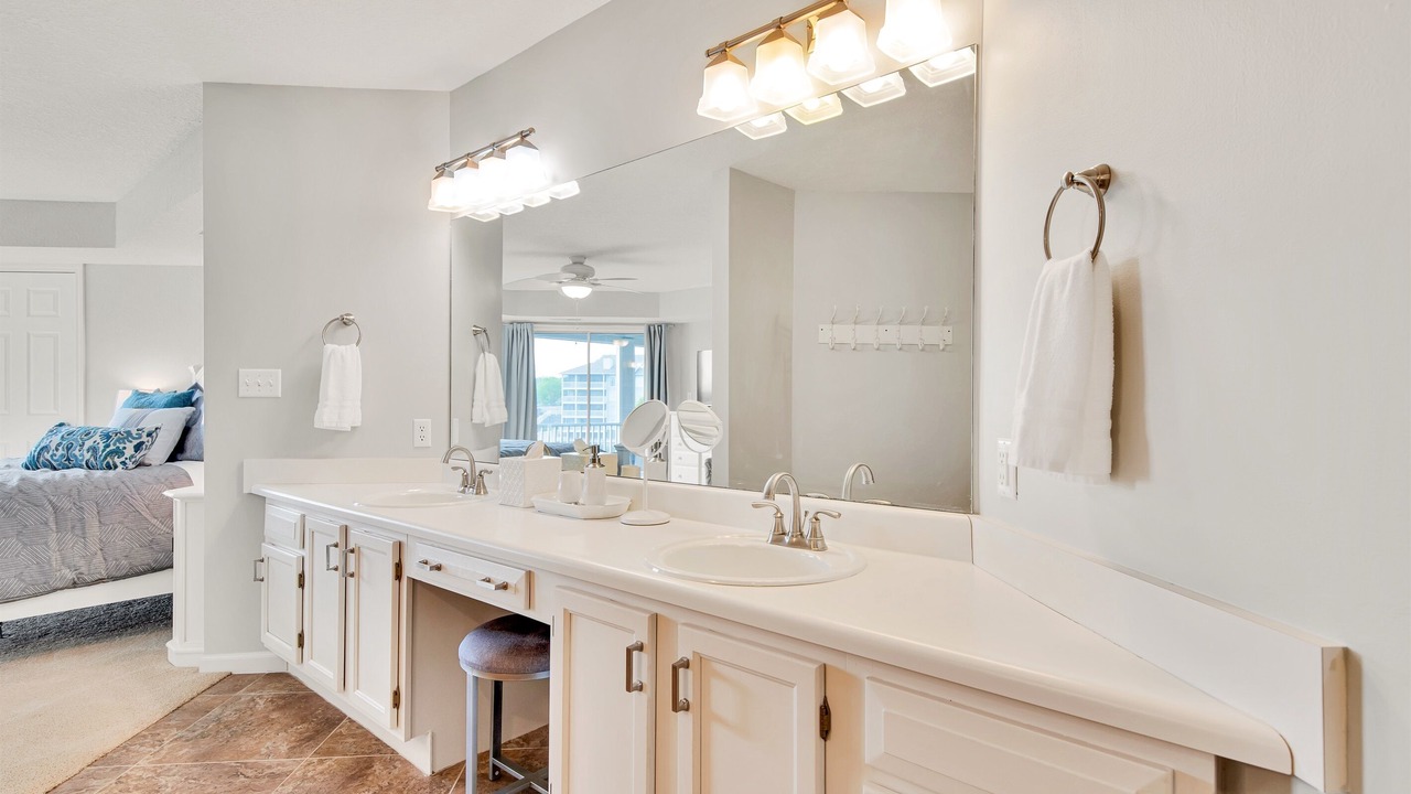 Photo of Bathroom in Village of Four Seasons