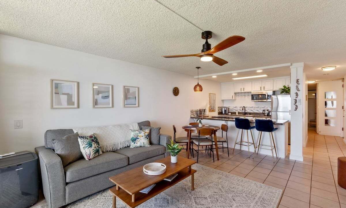 Photo of Livingroom in Kahana