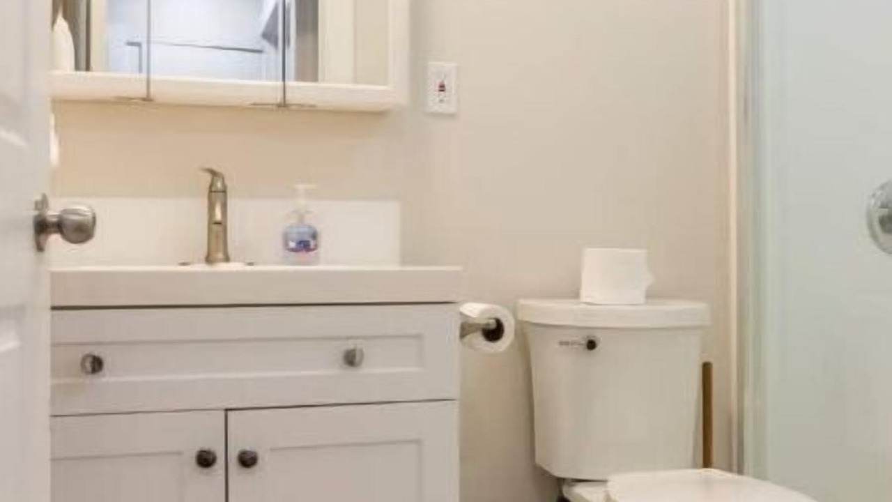 Photo of Bathroom in Waimanalo Beach