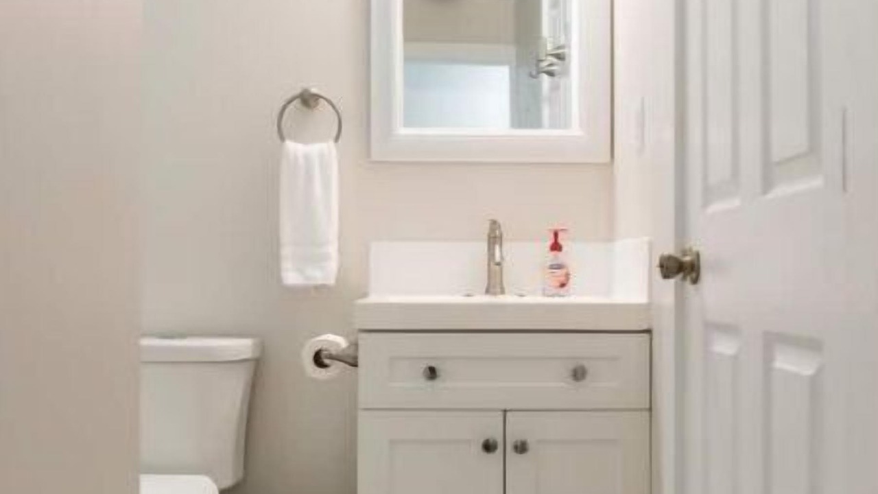 Photo of Bathroom in Waimanalo Beach