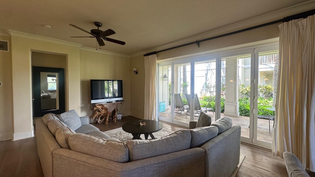 Photo of Livingroom in Poipu