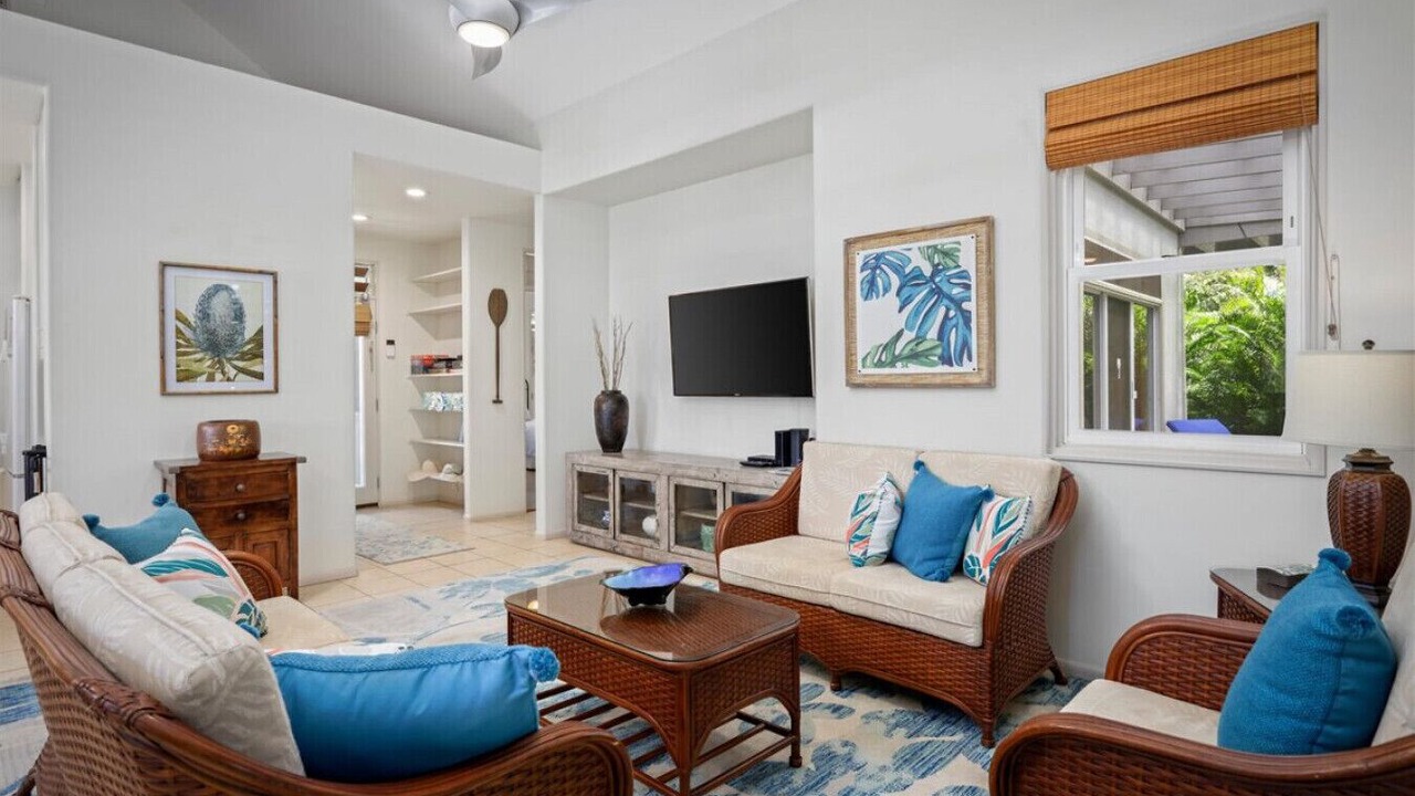 Photo of Livingroom in Puako