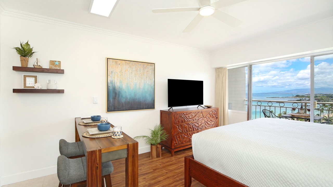 Photo of Bedroom in Waikiki