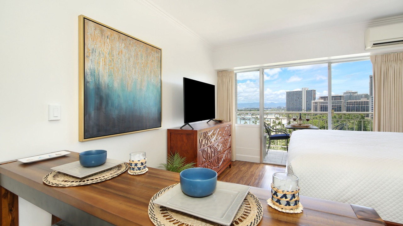 Photo of Bedroom in Waikiki
