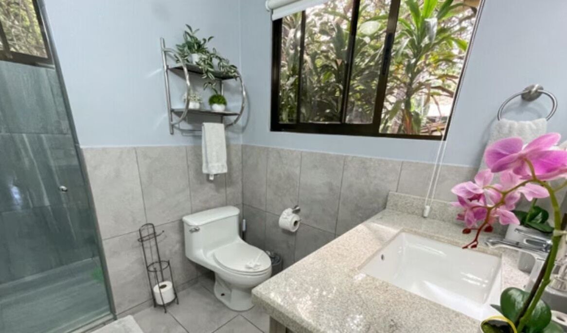 Photo of Bathroom in Laie