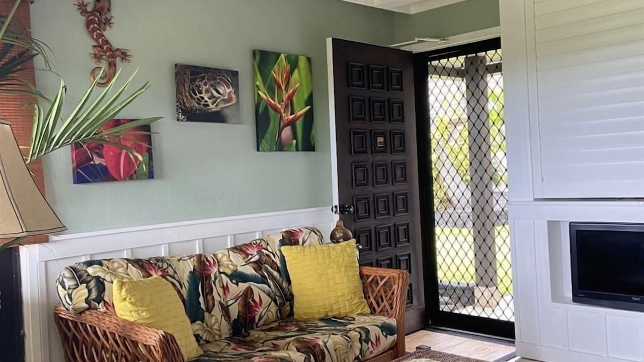 Photo of Livingroom in Punaluu