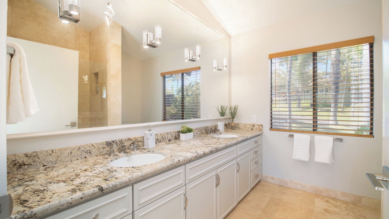 Photo of Bathroom in Kaanapali