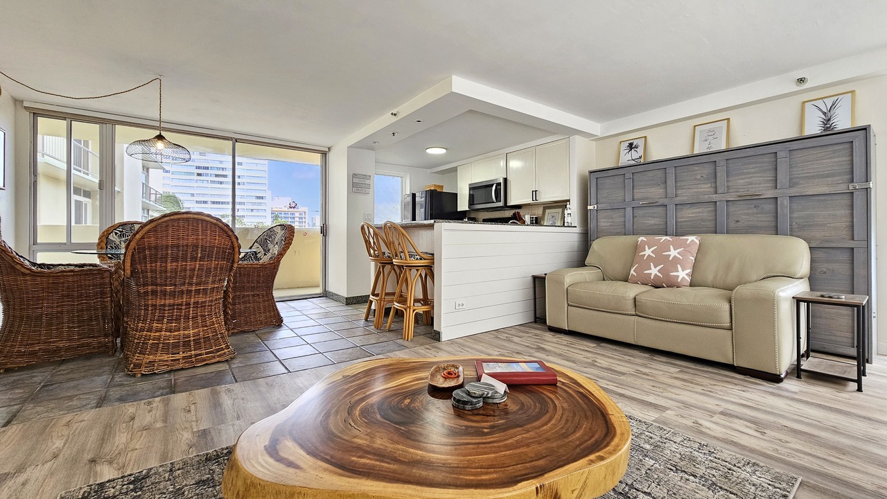 Photo of Livingroom in Diamond Head - Kapahulu - St. Louis