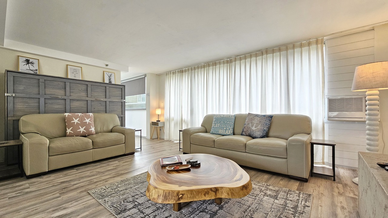 Photo of Livingroom in Diamond Head - Kapahulu - St. Louis