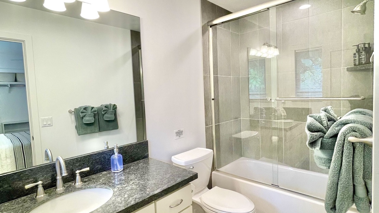 Photo of Bathroom in Holualoa