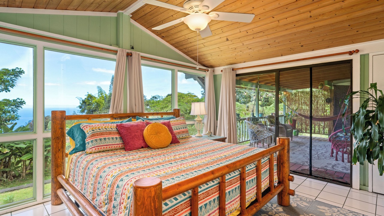 Photo of Bedroom in Holualoa