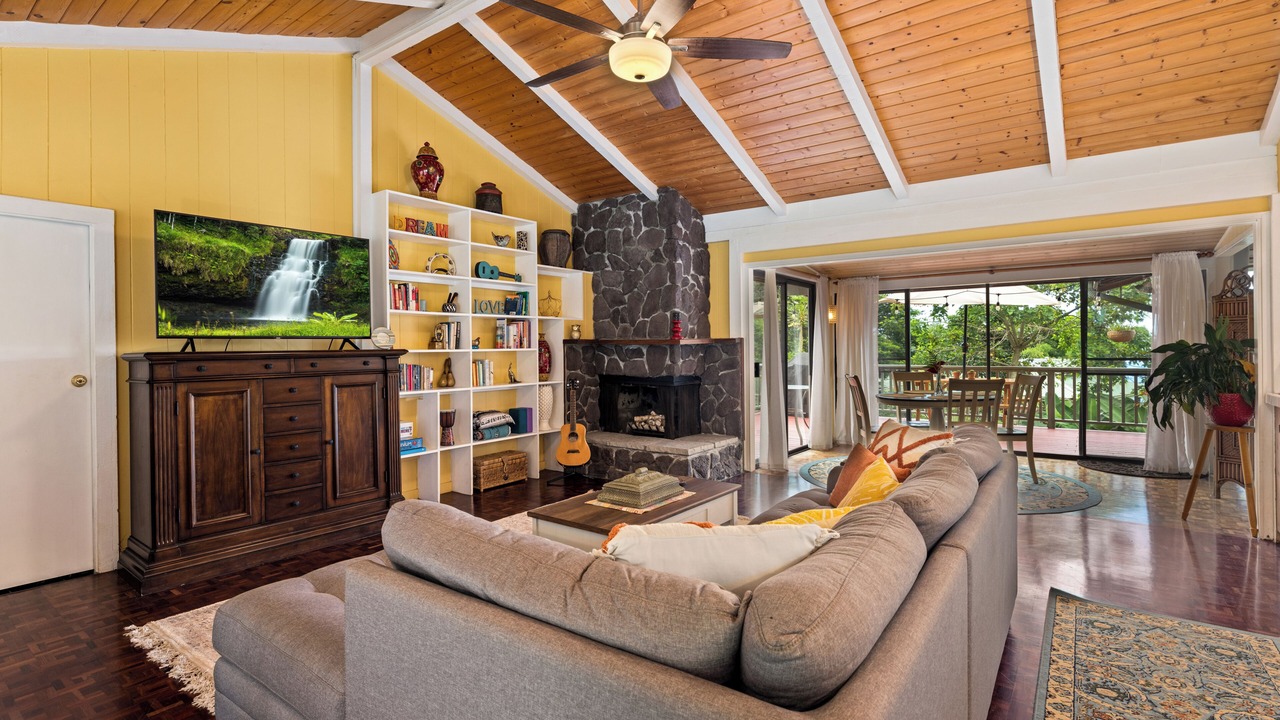 Photo of Livingroom in Holualoa