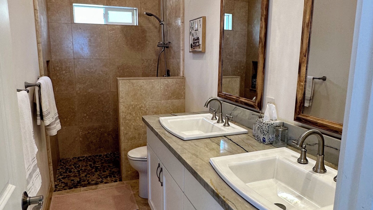 Photo of Bathroom in Kalaoa