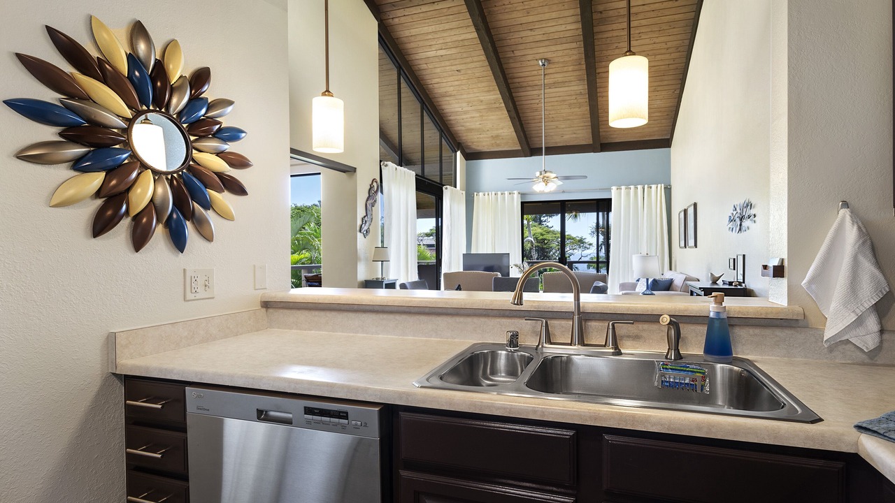 Photo of Bedroom in Kahaluu-Keauhou