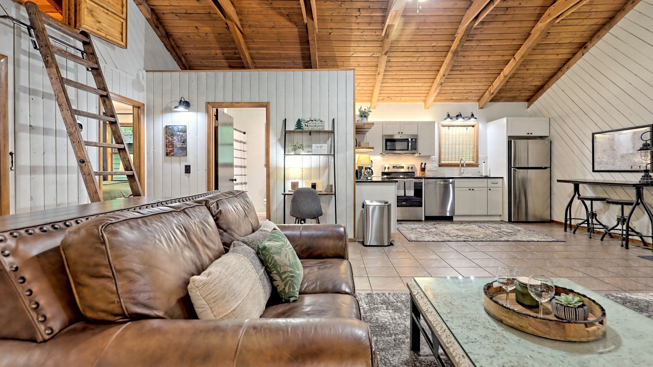 Photo of Livingroom in Blairsville