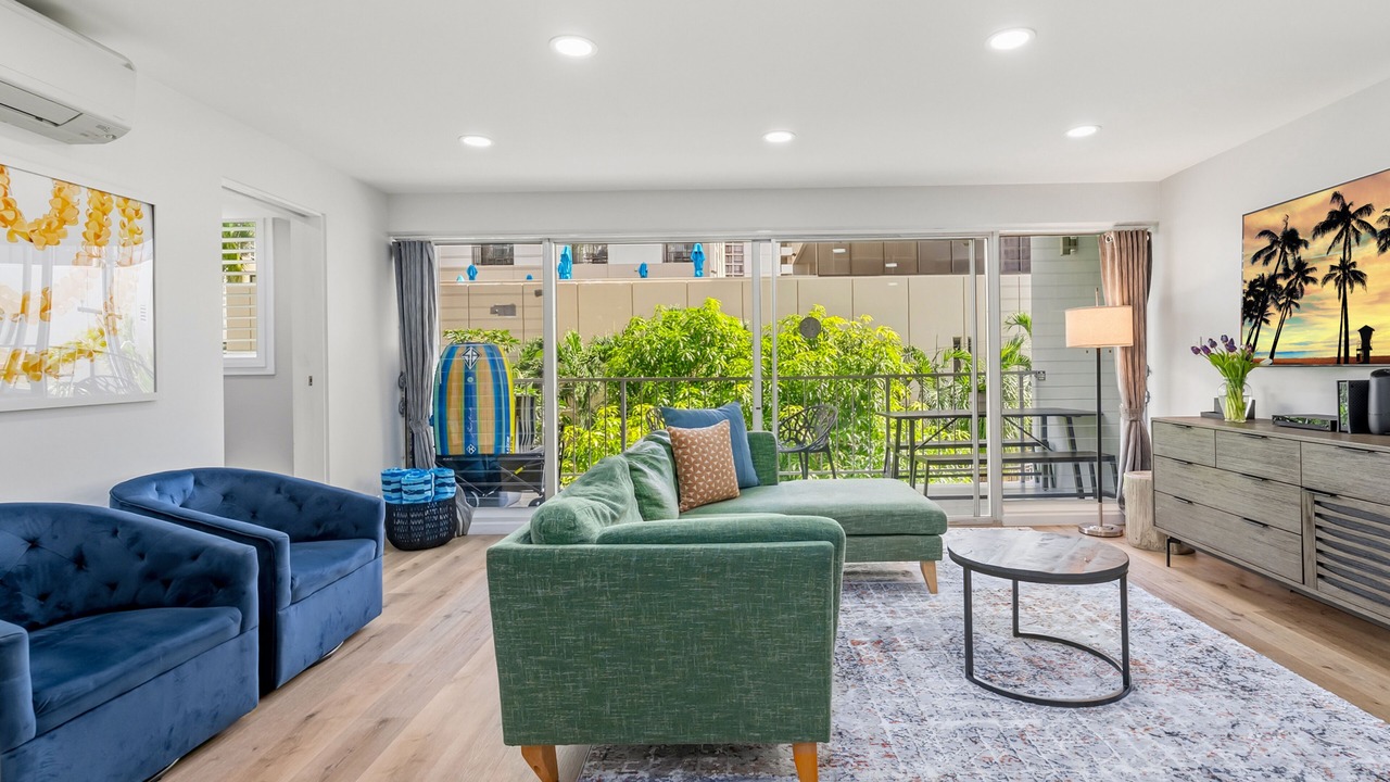 Photo of Livingroom in Waikiki