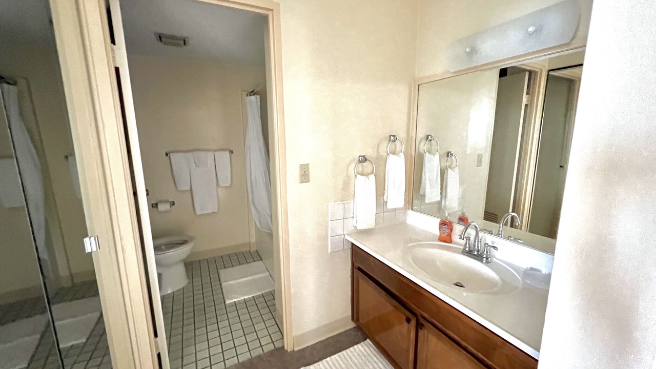 Photo of Bathroom in Hilo