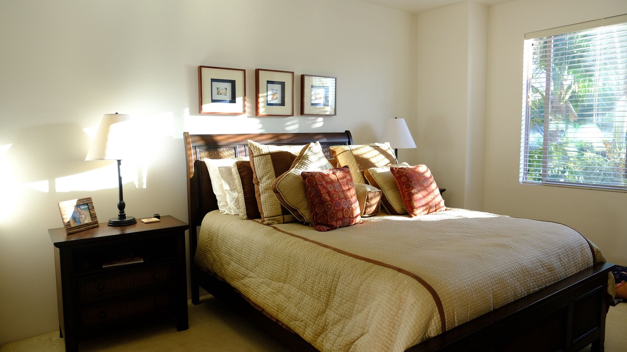Photo of Bedroom in Historic Lahaina Front Street