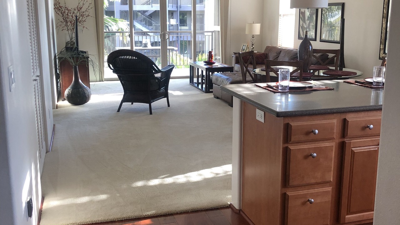 Photo of Livingroom in Historic Lahaina Front Street