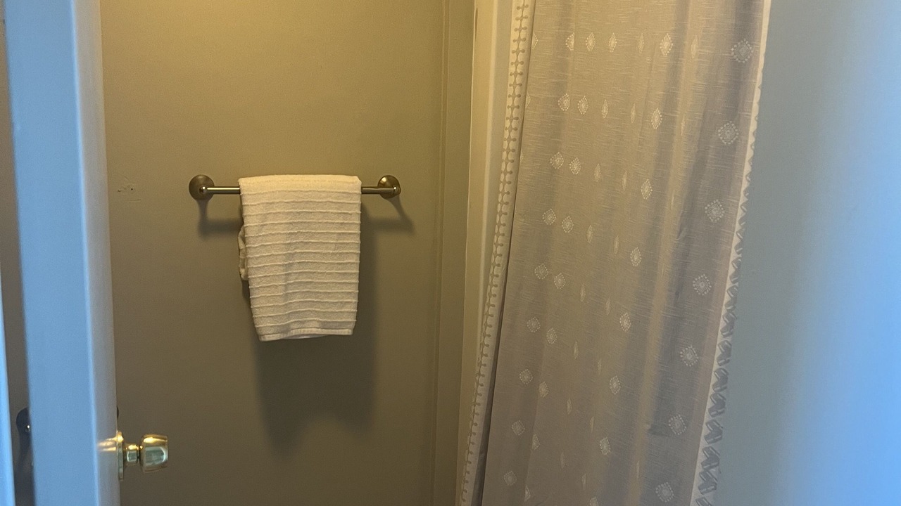 Photo of Bathroom in Hilo