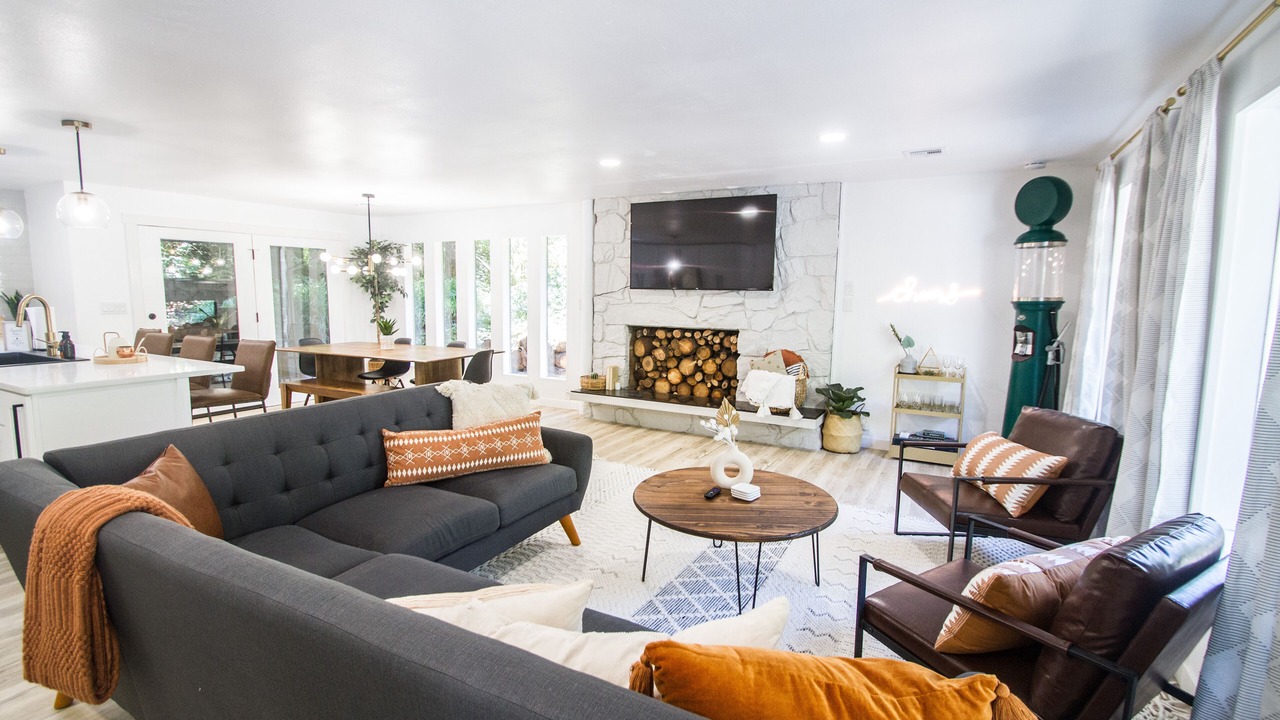 Photo of Livingroom in Southeast Eugene