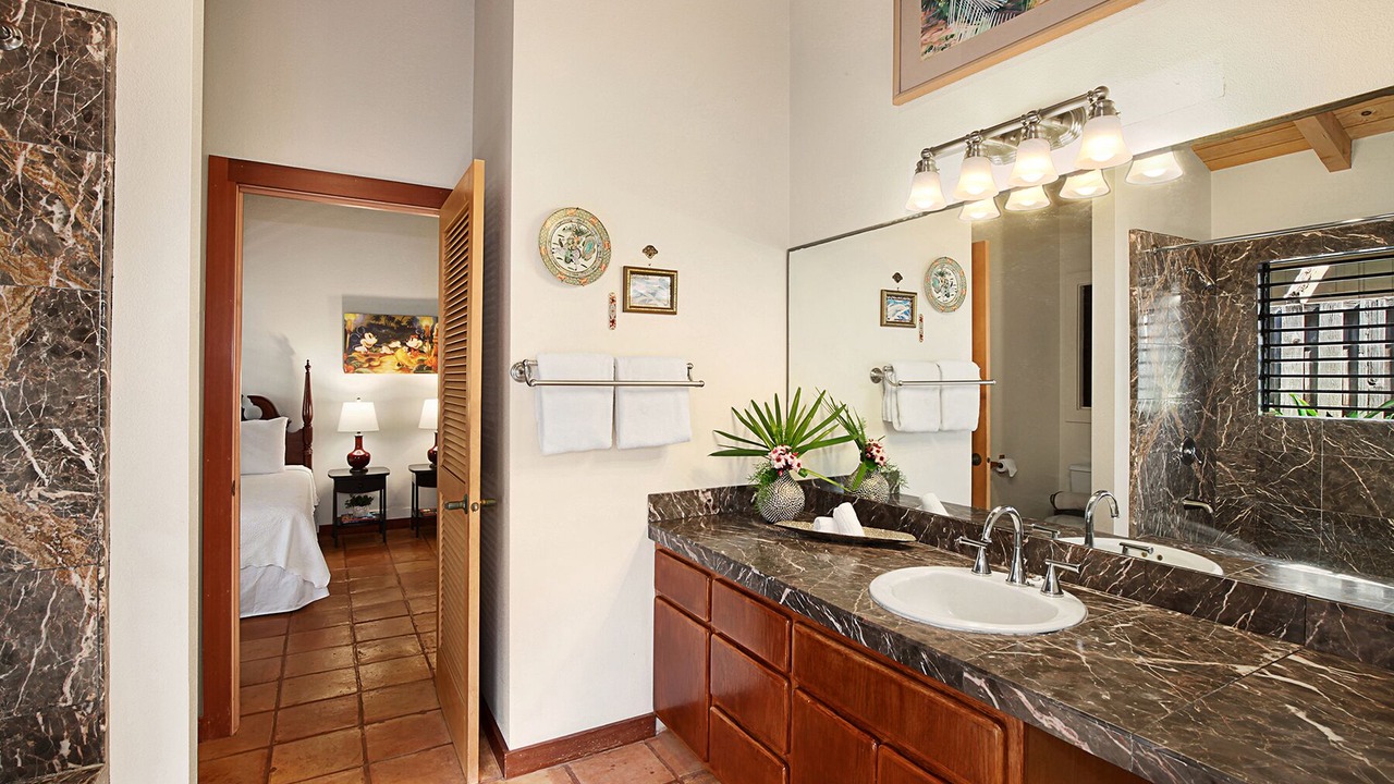 Photo of Bathroom in Poipu