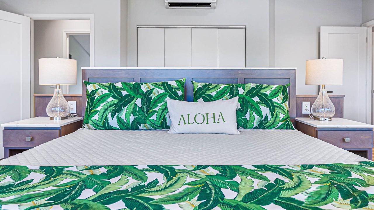 Photo of Bedroom in Historic Lahaina Front Street