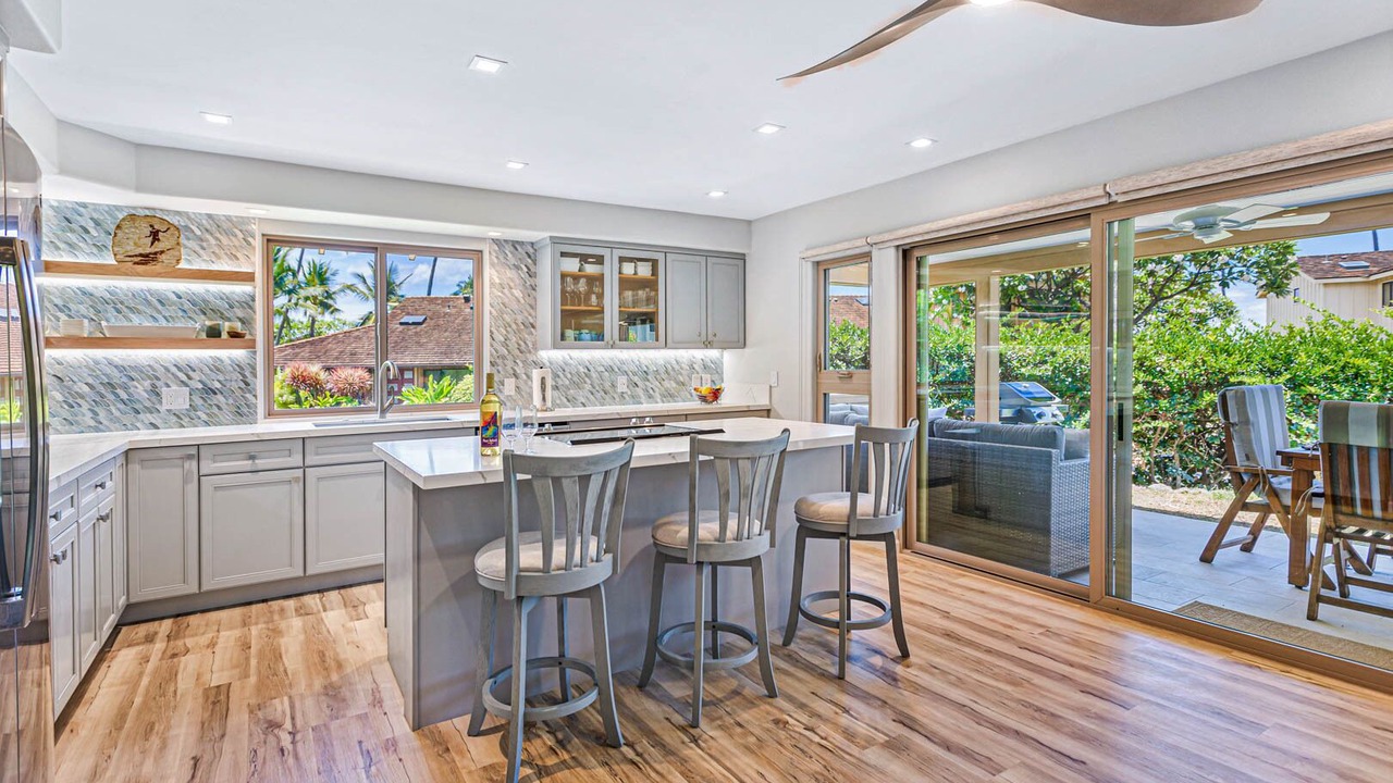 Photo of Kitchen in Historic Lahaina Front Street