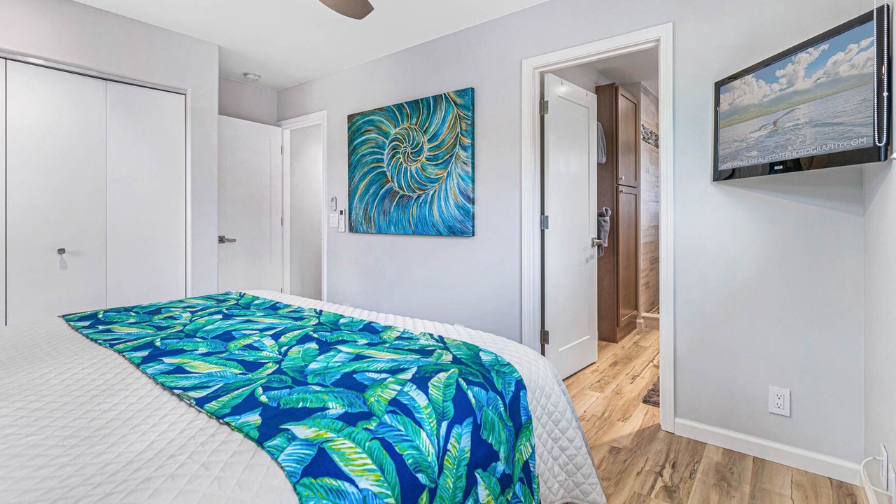 Photo of Bedroom in Historic Lahaina Front Street