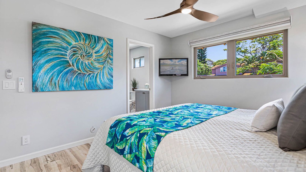Photo of Bedroom in Historic Lahaina Front Street