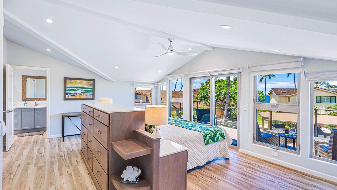 Photo of Bedroom in Historic Lahaina Front Street