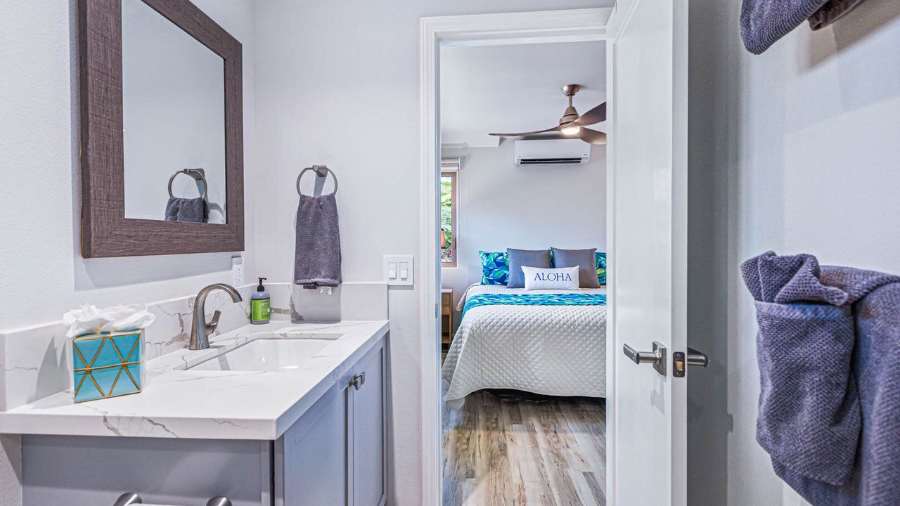 Photo of Bathroom in Historic Lahaina Front Street