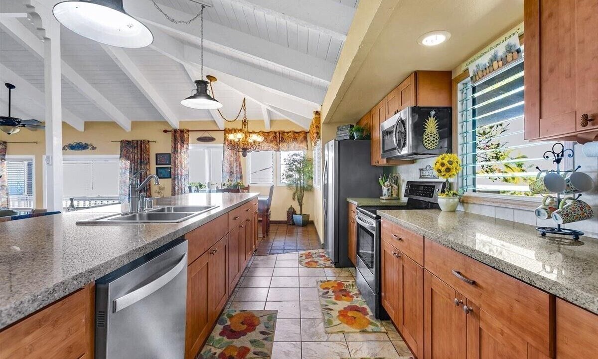 Photo of Kitchen in Kona Palisades