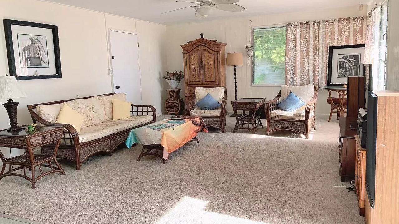 Photo of Livingroom in Makaha